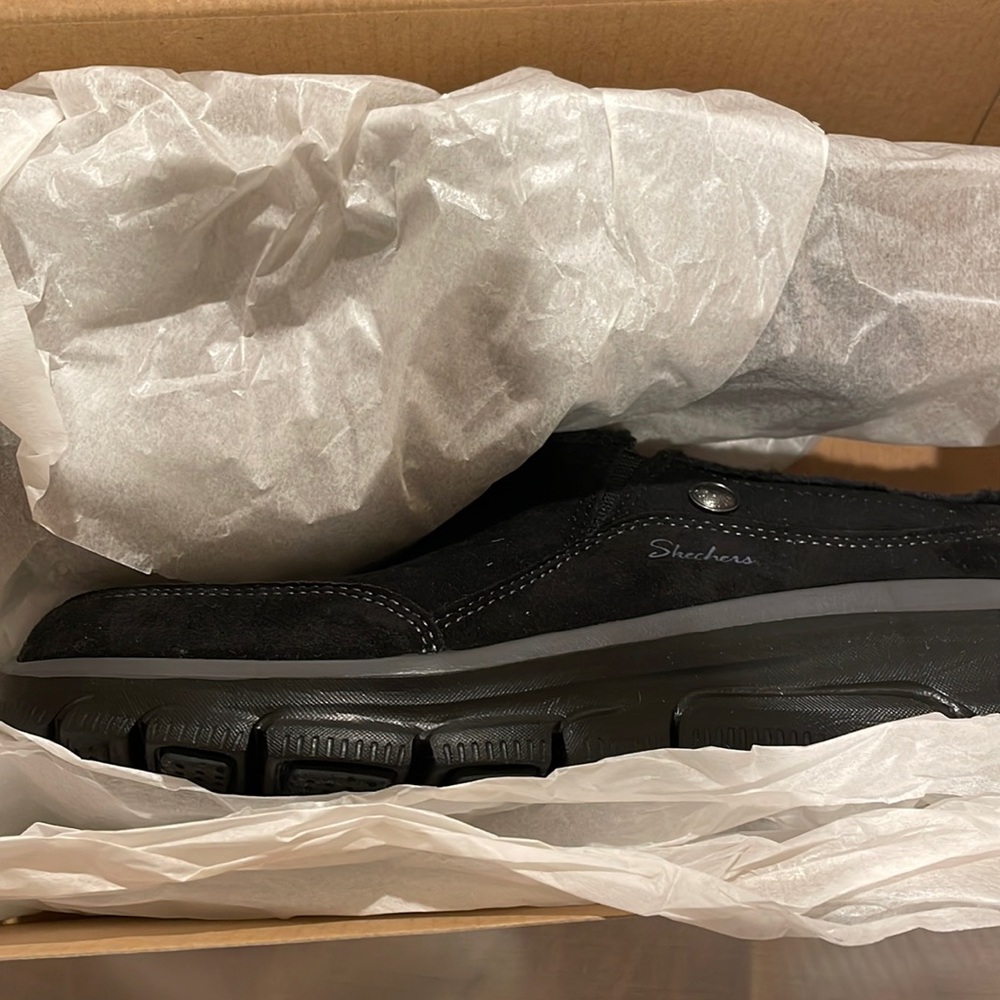 Black sueded slip-on sneakers